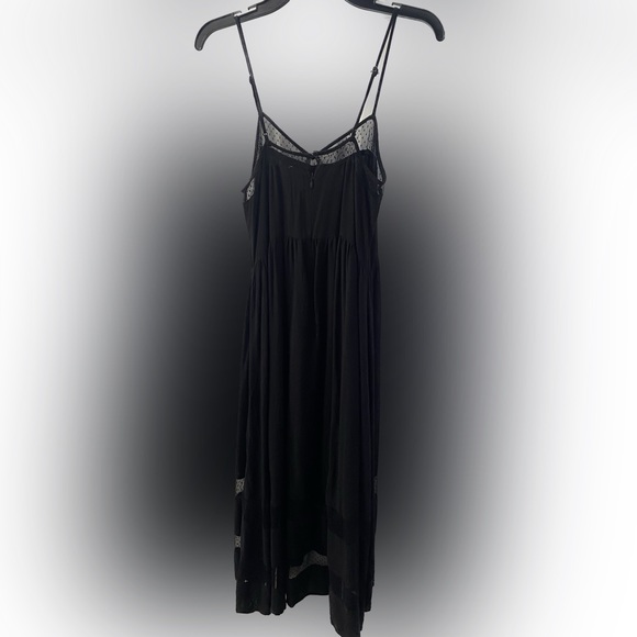 Molly Green black lace midi dress - size medium - Picture 2 of 5